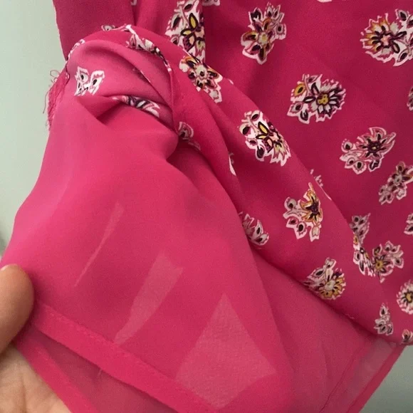 EUC Loft Petite Floral Sleeveless top - Picture 5 of 10